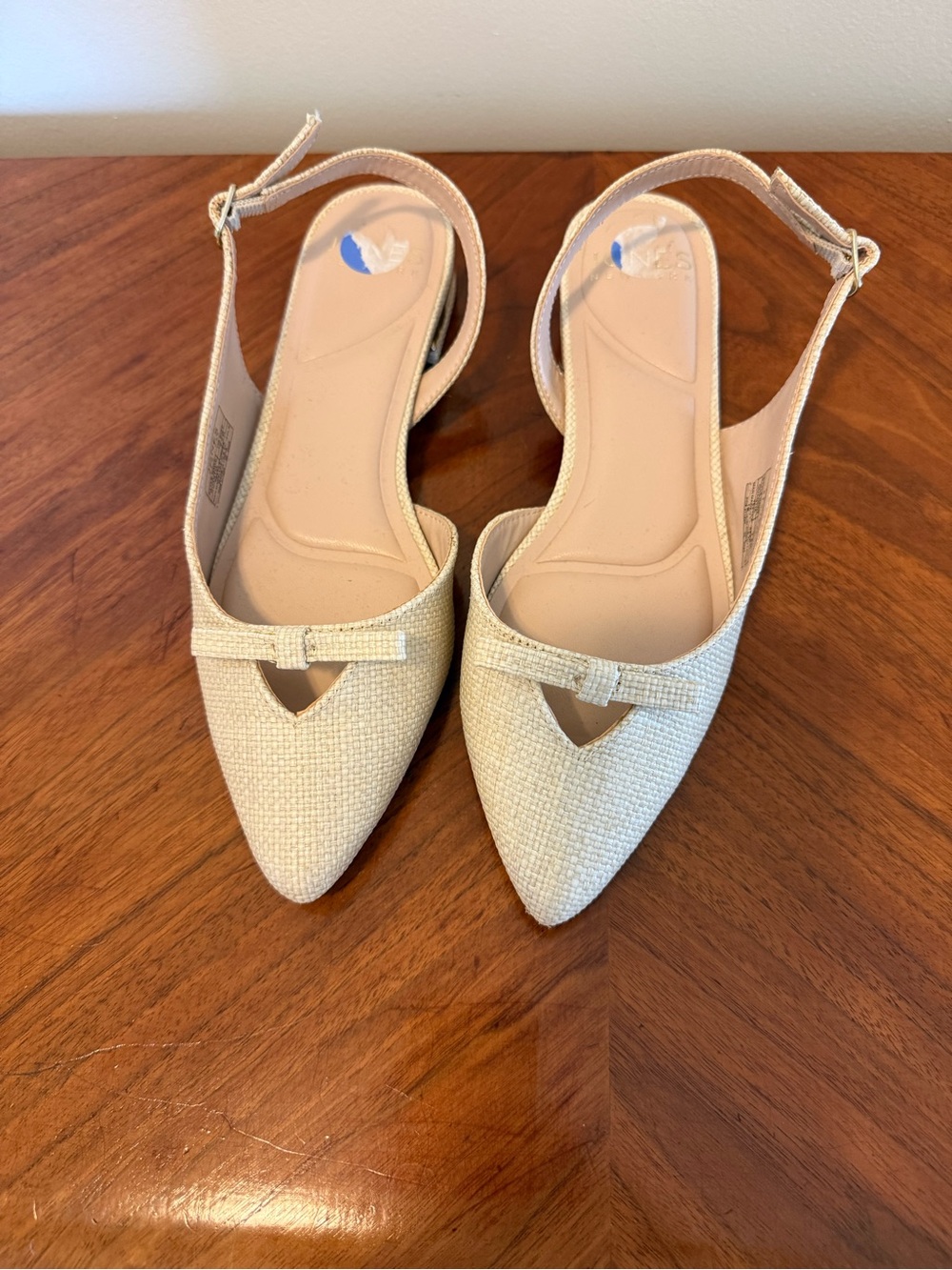 Jones New York Pointed Slingback Flats in Light Beige